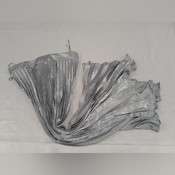 JUSTFAB Women's Pleated Draped Skirt Metallic Silver - Picture 8 of 8